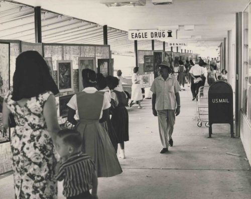 1961-04-03 The First San Juan Outdoor Art Show and Sale0009