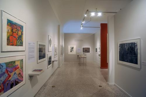 Vista de sala. Premios de la Bienal de San Juan del Grabado Latinoamericano y del Caribe: 1970-2001. Foto Jesús E. Marrero