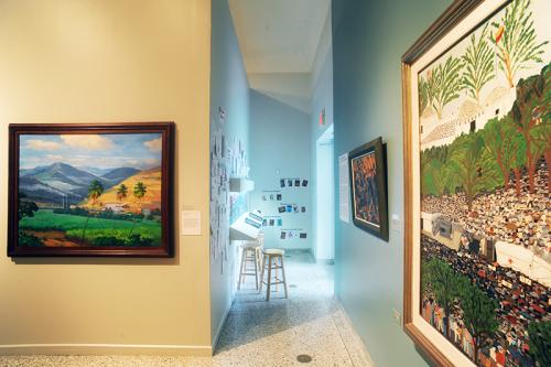 Vista de Sala. Reflejos de la historia de Puerto Rico en el arte: 1751-1950. Foto Jesús E. Marrero